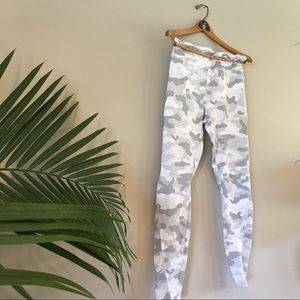 FOREVER 21 white camo leggings w/ mesh panels